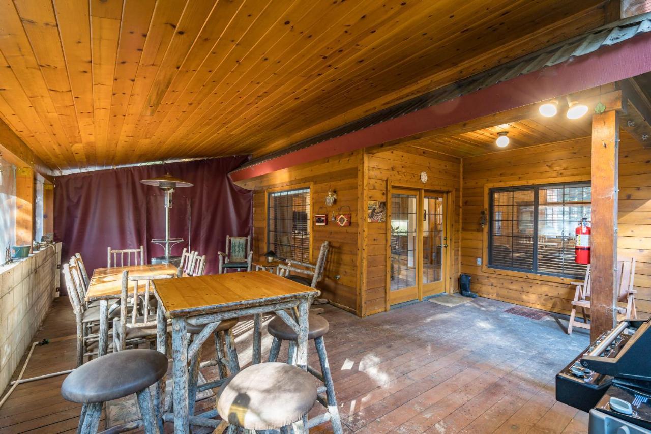 Rock Front Lodge Fish Camp Extérieur photo